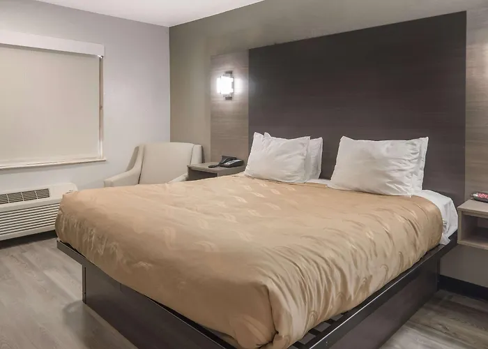 Hotel Quality & Worth - Fossil Creek