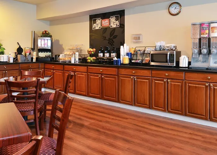 Hotel Quality & Worth - Fossil Creek