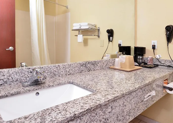 Quality & Worth - Fossil Creek Hotel Fort Worth